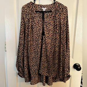 Crown & Ivy Curvy Gorgeous flowy leopard print blouse, relaxed, boho-chic